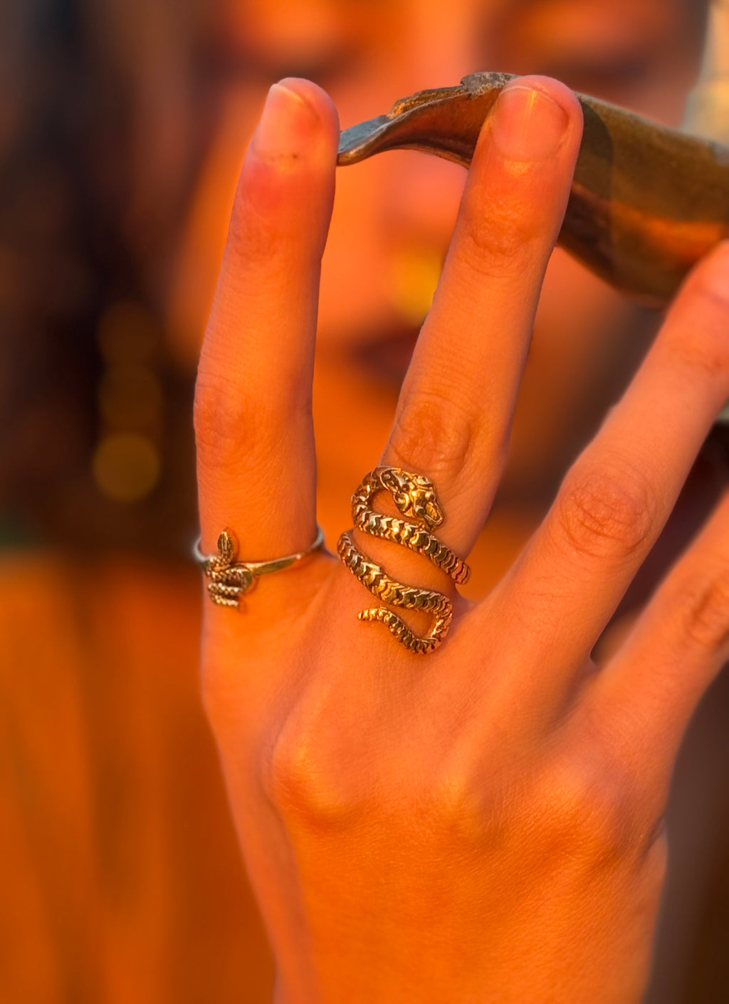 Guardiana del Atardecer ~ Anillo Serpiente Envolvente