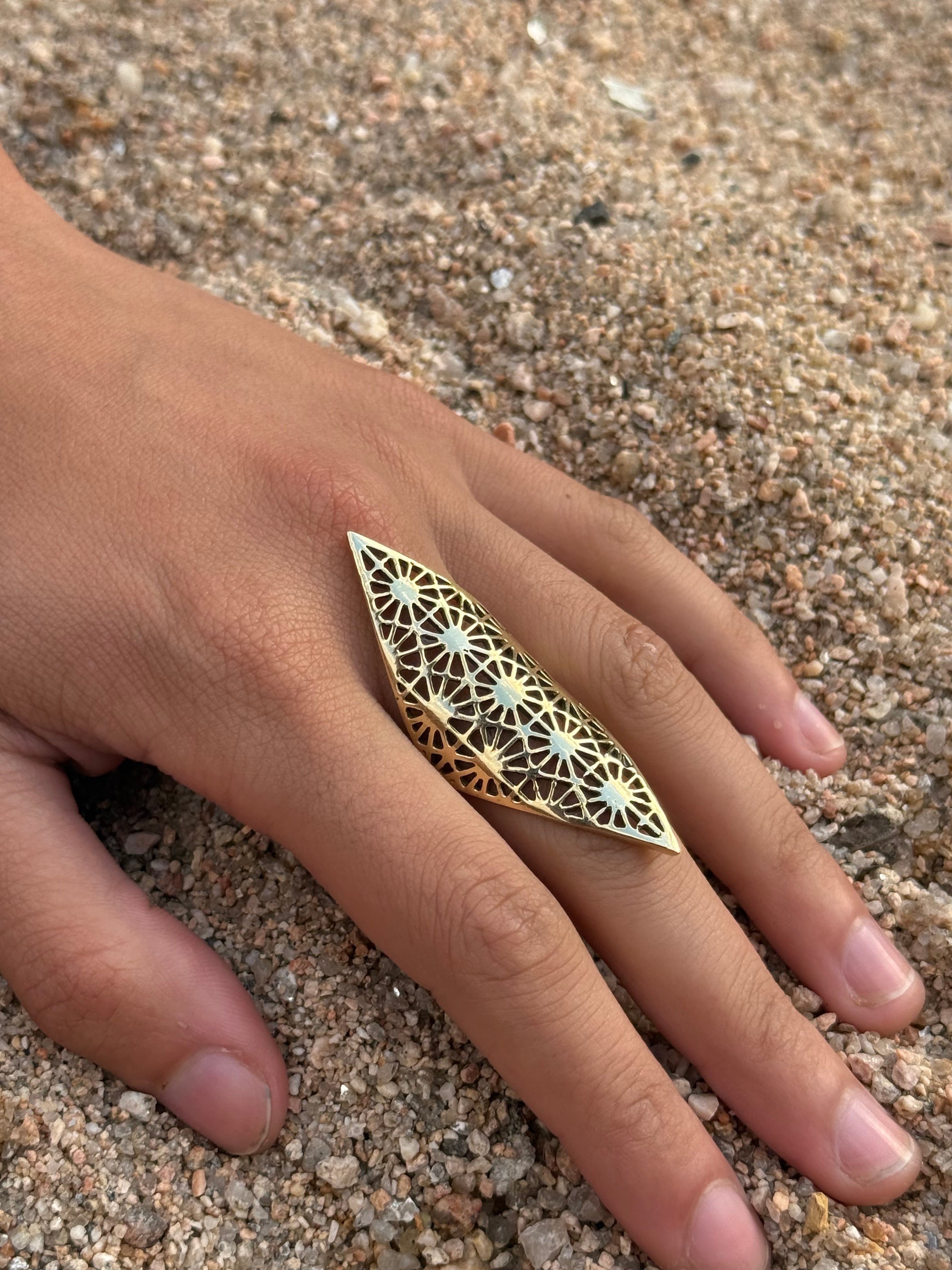 Mandala Solar ~ Anillo Dorado