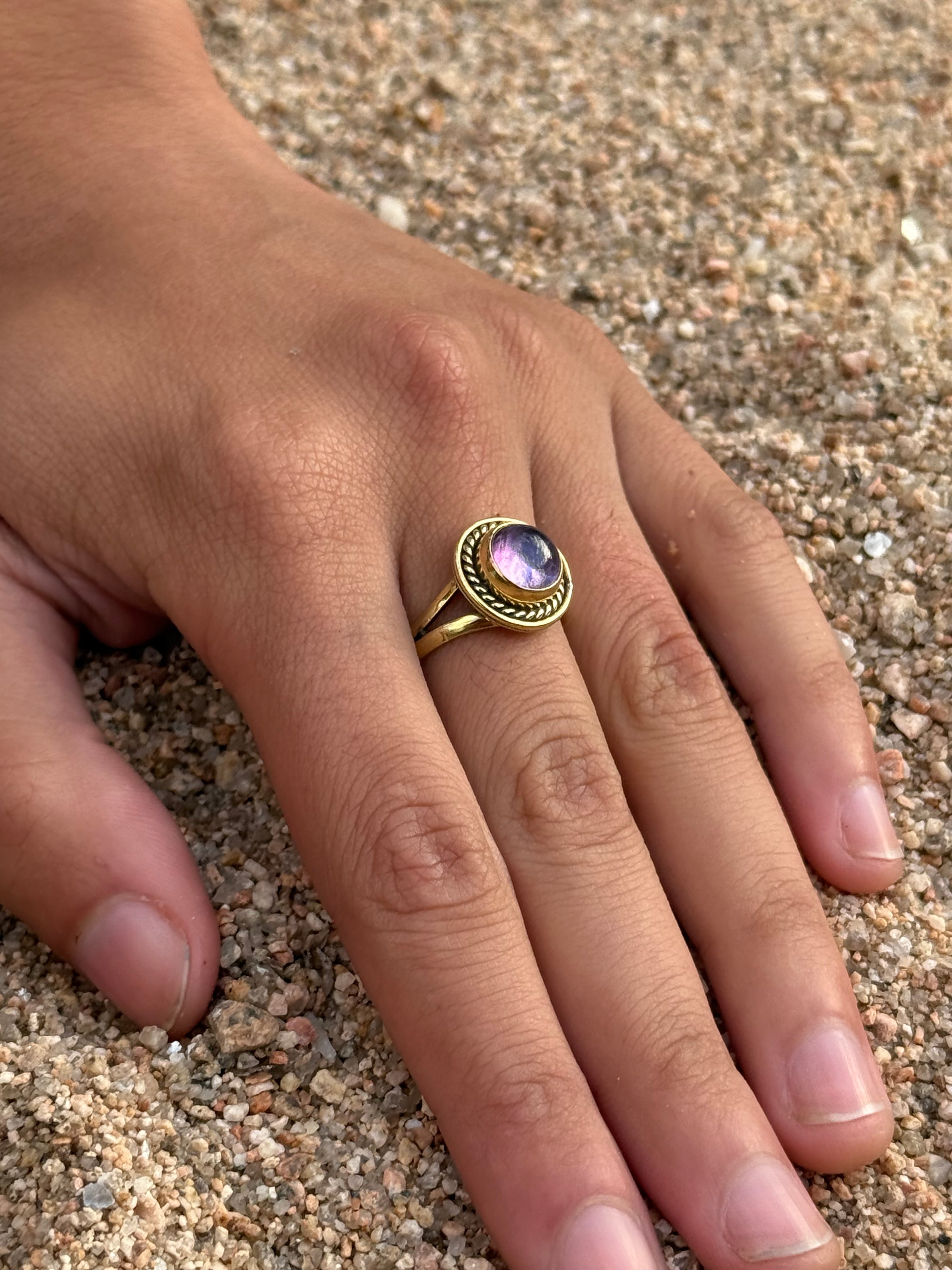 Oráculo de Amatista ~ Anillo Dorado