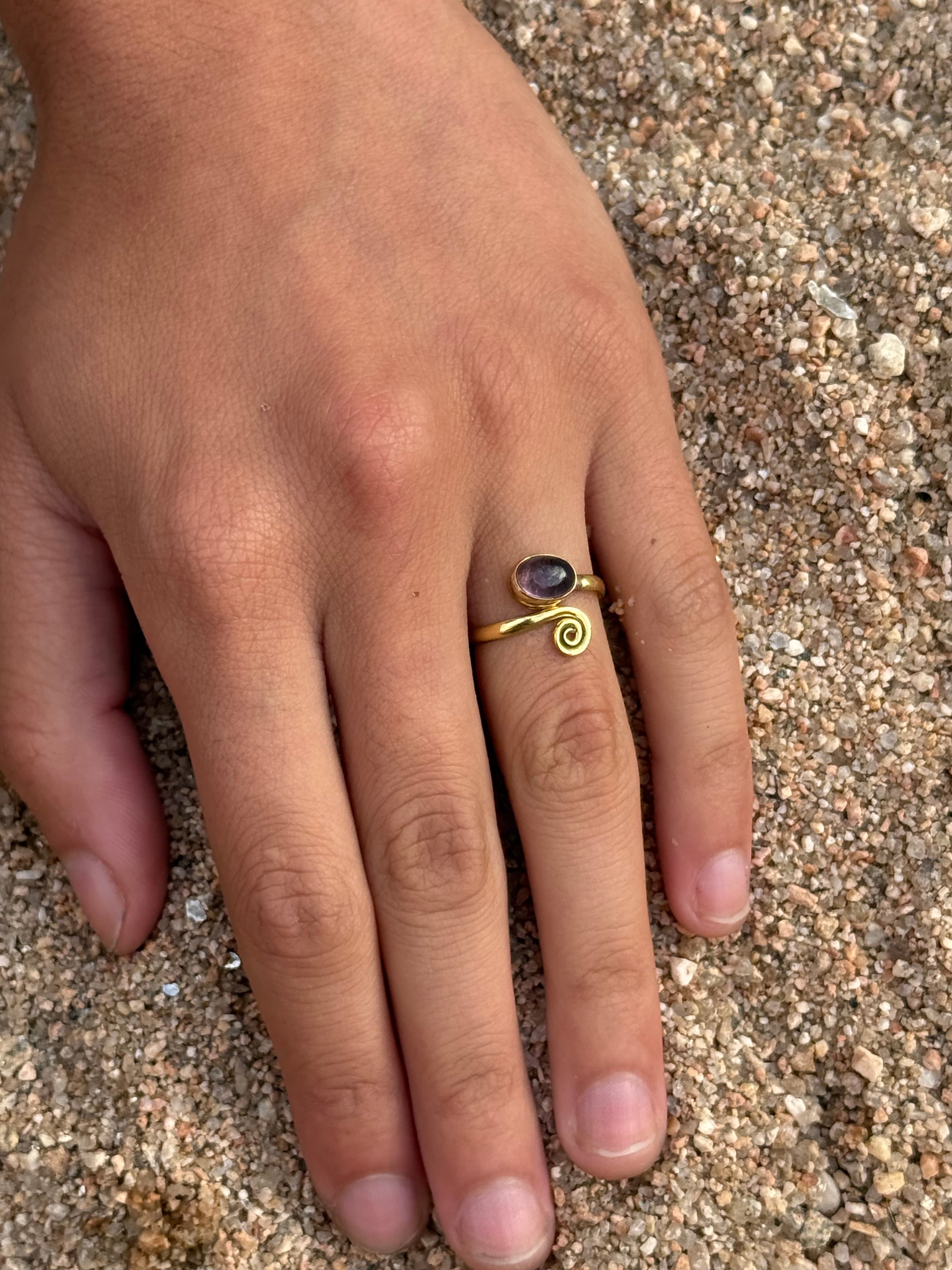 Espiral del Destino ~ Anillo con Amatista