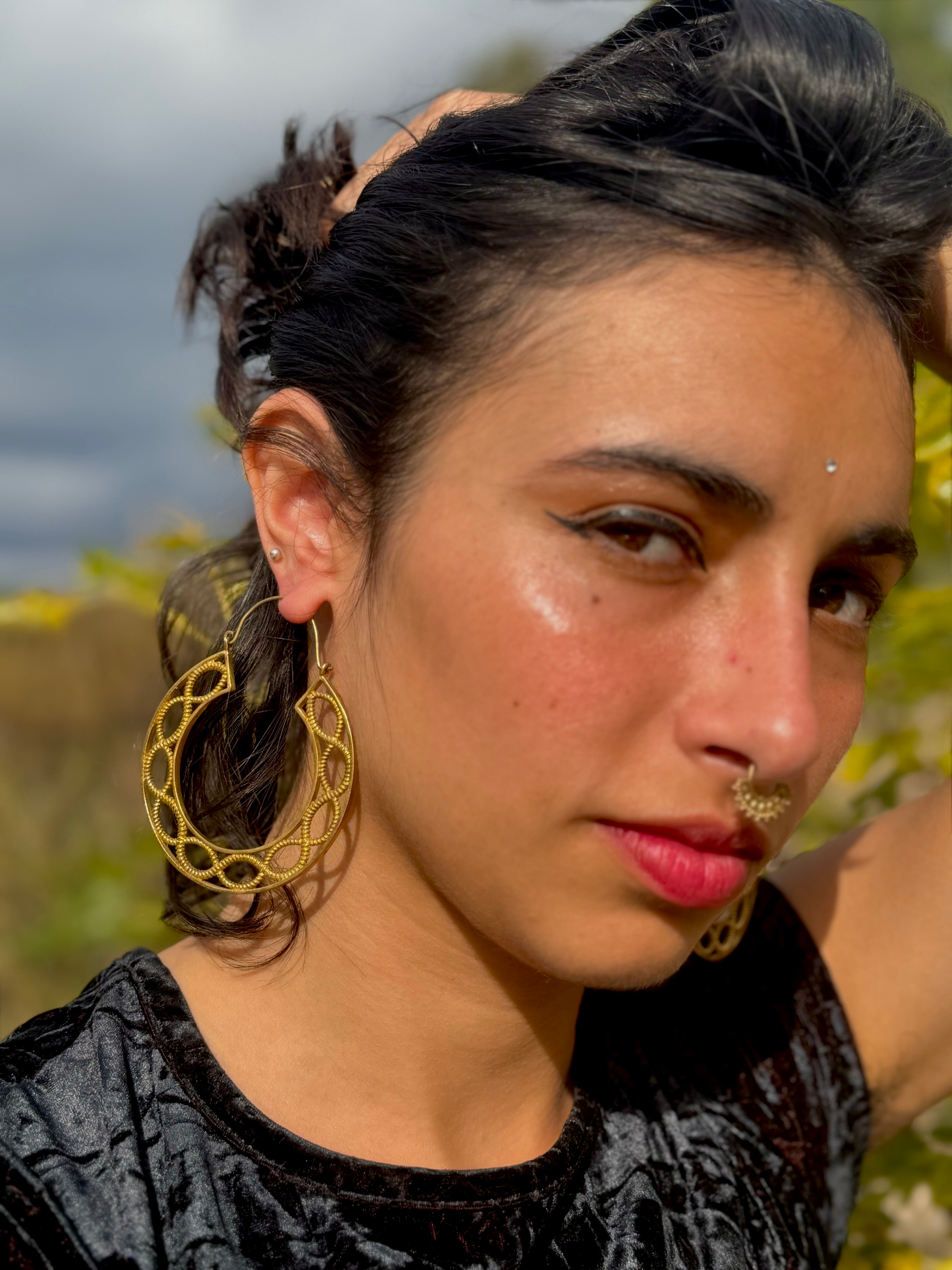 Aros Nudo Infinito ~ Joyería Bohemia